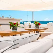 V Yacht 