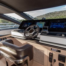 Chillin' Yacht 