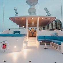 La Lady Yacht 