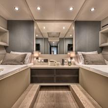 Dolce Vita Yacht 