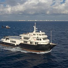 Global Yacht Running Shot - Side View