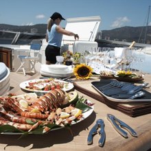 Champagne O'Clock Yacht 