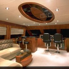 Huey's Island Yacht 