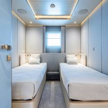 Navis Yacht 