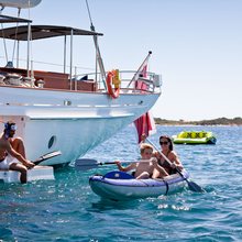Uriel Yacht 