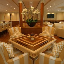 M5 Yacht Salon - Table & Chairs