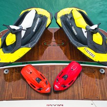 YCM 105 Yacht 