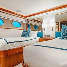 La Lady Yacht 