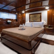 Spirit L Yacht 