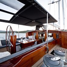 Uriel Yacht 
