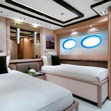 Five Yacht 