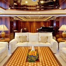 Tobi Star Yacht Main Salon - Seating