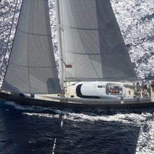 Swagger Yacht Running Shot - Profile