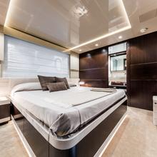 Mikil Yacht 