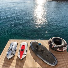 Chillin' Yacht 