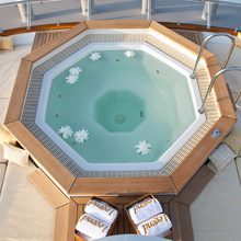 Legend Yacht Jacuzzi - Overhead