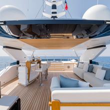 Elza Yacht 