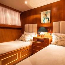 Iris PSI Yacht 