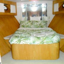 Zia Yacht 