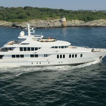 Coco Veinte Yacht Running Shot - Side View