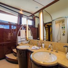 Happy Hour Yacht 
