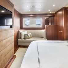 Aurora Yacht 
