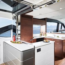 Chameleon III Yacht 