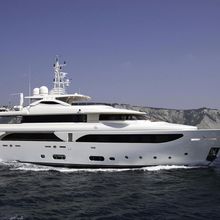 Palatial Yacht 