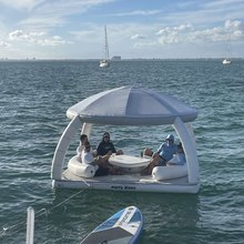 Rogue Yacht 