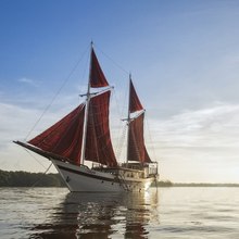 Tiare Yacht 