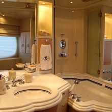 Blue Breeze Yacht Master Bathroom