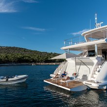 Chillin' Yacht 