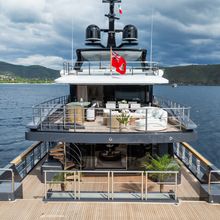 M Yacht 