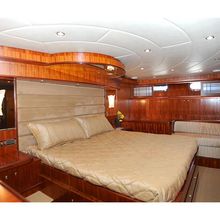 Luna Yacht 