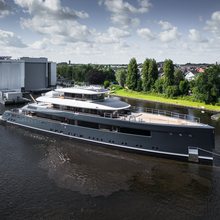 B Yacht 