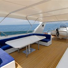 Providence Yacht Flybridge from Aft