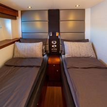 2 Drunk Yacht 