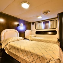 Number Nine Yacht Twin Cabin