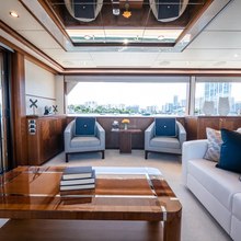 Live Mas Yacht 