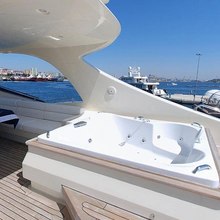 Cosmos Luna Yacht Jacuzzi