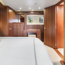 Aurora Yacht 