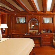 Goleta I Yacht Master Stateroom - Side