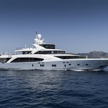Rebels Yacht 