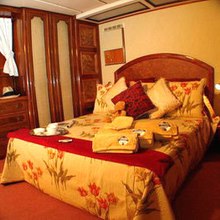 Shangri - La Yacht 