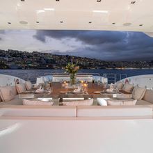 V Yacht 