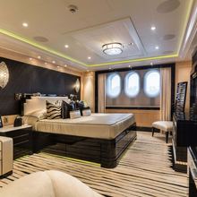 Phoenix 2 Yacht 