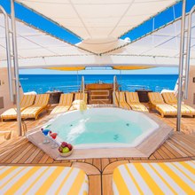 Petrel Yacht 