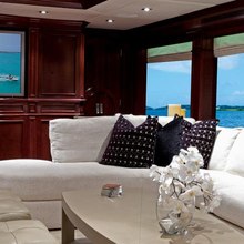 Mirabella Yacht Salon - Detail