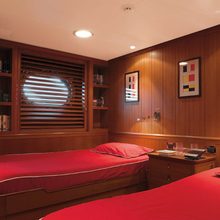 Heritage Of London Yacht Twin Stateroom