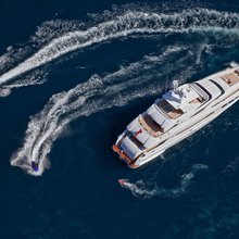 Seven S Yacht Running Shot - Tenders